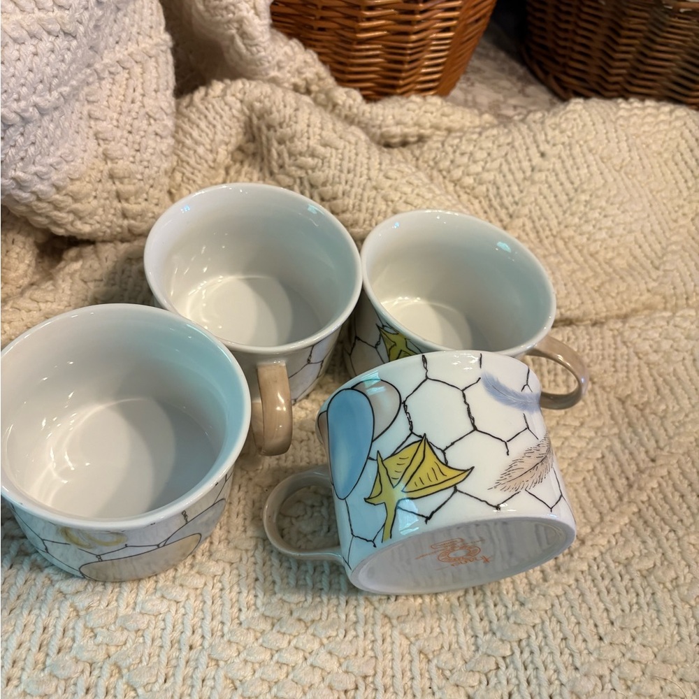 Set of 4 Ceramic Mugs with chicken lover Design - Picture 2 of 7